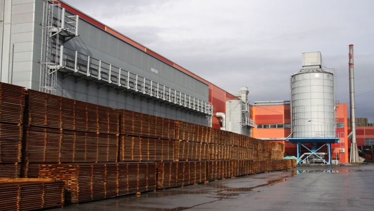 ВЭБ восстанавливает производство мебели на фабрике «Мекран» в Красноярске.