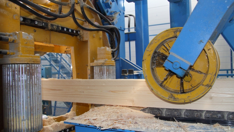 Лесопильное оборудование АО «Краслесинвест» принято в промышленную эксплуатацию.