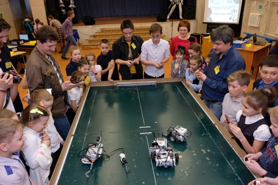 Роботы на службе на деревообрабатывающем предприятии