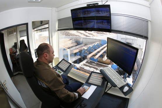 АО «Краслесинвест» проводит модернизацию процесса сортировки пиловочного сырья