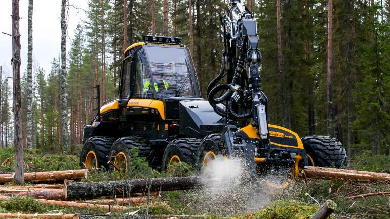 Краслесинвест расширяет парк лесных машин.