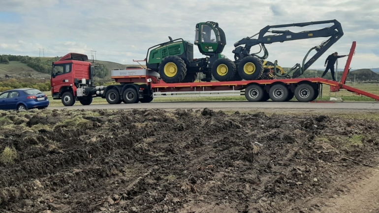 Краслесинвест помог с доставкой техники на чемпионат «Лесоруб-2022»