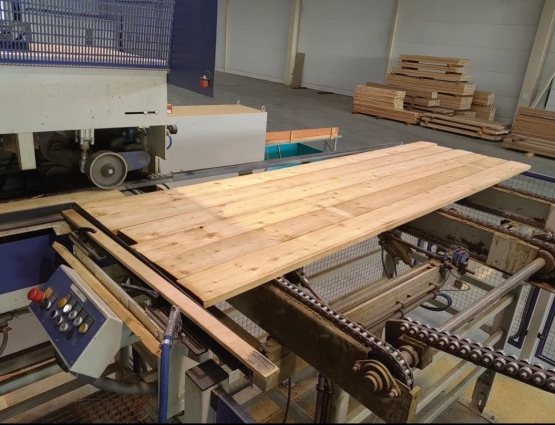 Краслесинвест модернизировал линию производства погонажа